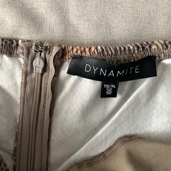 Dynamite Form Fitting Snake Print Summer Dress - Picture 2 of 4